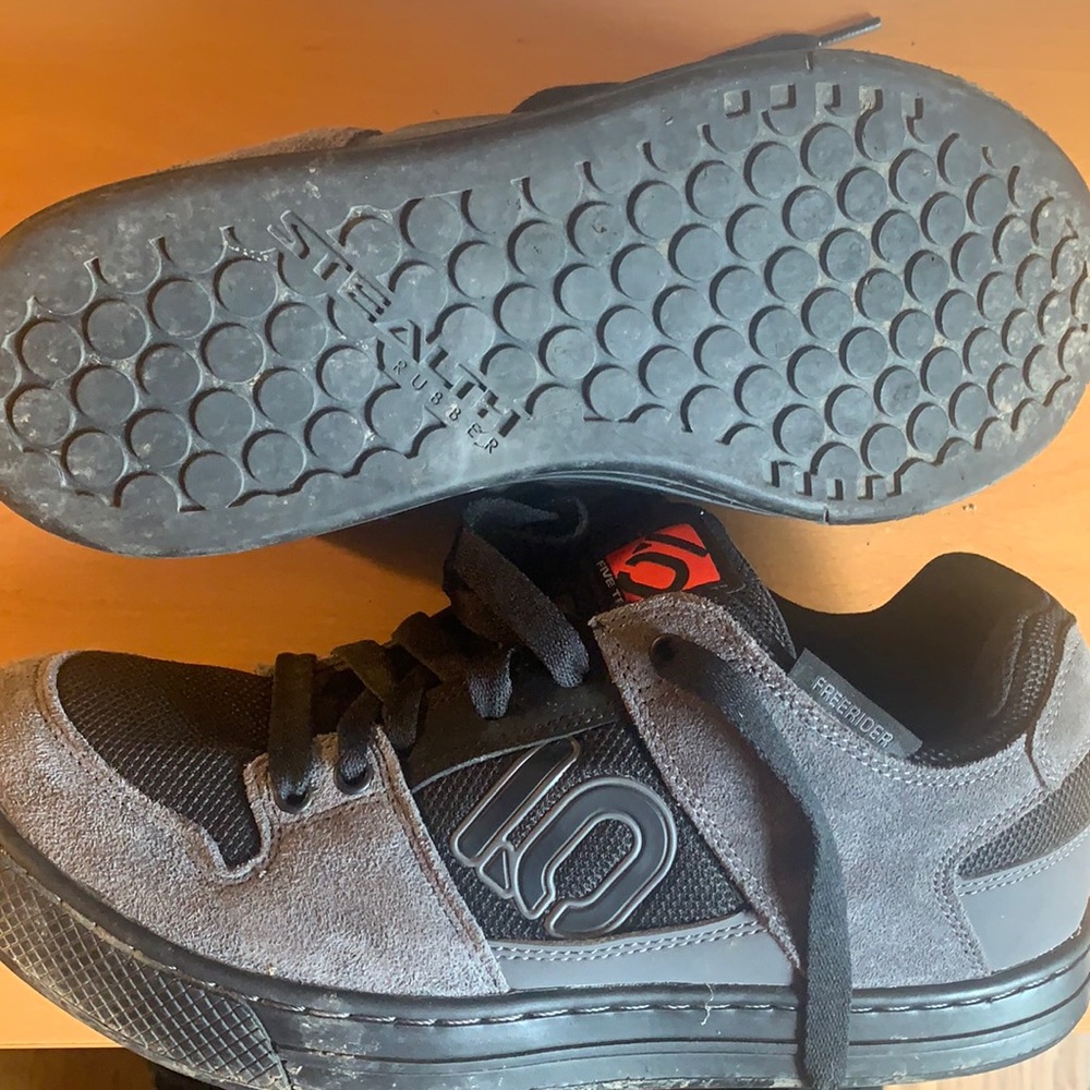 US Size 10.5 Men FiveTen Freerider MTB shoes